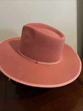 Olive&Pique- highly popular, Wool Wide-Brim Felt Hat in Dusty Rose